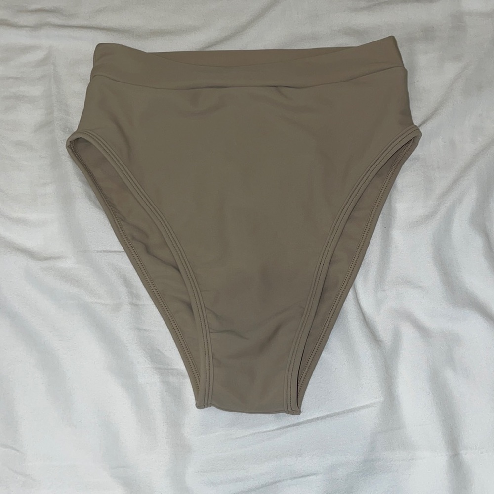 Nude high waisted bottoms